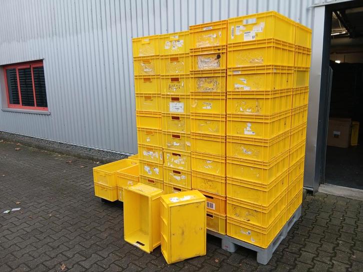 90 Gebruikte Kunststof Bakken 60x40x22cm, Doe-het-zelf en Verbouw, Kratten en Dozen, Ophalen