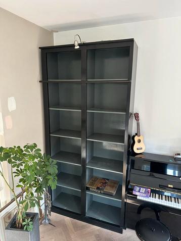 Grote boekenkast, massief, hout 240 cm bij 120 cm beschikbaar voor biedingen