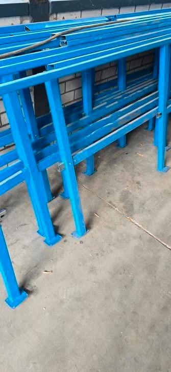 Leuningwerk / balustrade/ reling / railing verdiepingsvloer. beschikbaar voor biedingen