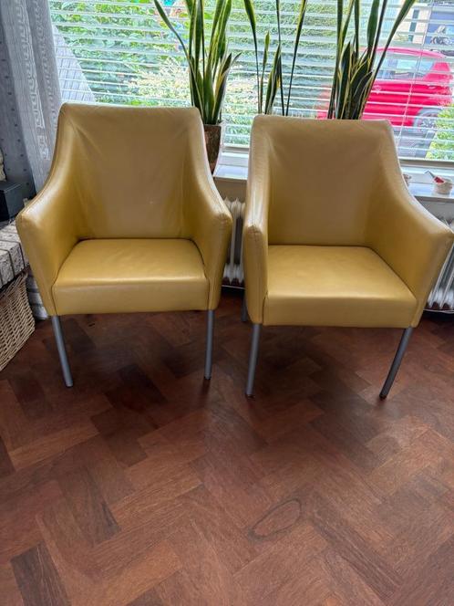 Twee okergele leren stoeltjes, Huis en Inrichting, Stoelen, Gebruikt, Twee, Leer, Overige kleuren, Ophalen
