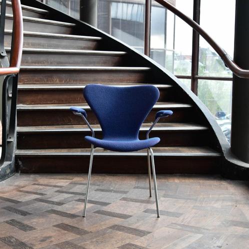 Fritz Hansen vlinderstoel gestoffeerd, Huis en Inrichting, Stoelen, Zo goed als nieuw, Eén, Stof, Overige kleuren, Ophalen of Verzenden