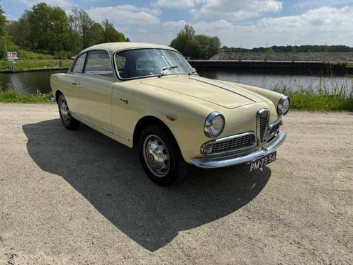 Alfa Romeo Giulietta 1300 Sprint 1964 Geel, Auto's, Oldtimers, Particulier, Alfa Romeo, Benzine, Coupé, Handgeschakeld, Beige