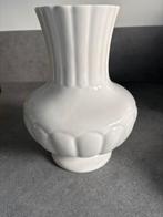 Delfts Witte Vaas - Beschadiging, Gebruikt, Wit, Aardewerk of Porselein, Ophalen of Verzenden