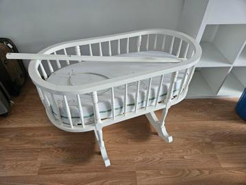Vintage jaren 70 wieg met 2 x bekleding en zgan matras beschikbaar voor biedingen