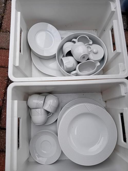 Mooi hotel servies als nieuw, Huis en Inrichting, Keuken | Servies, Zo goed als nieuw, Overige stijlen, Porselein, Ophalen
