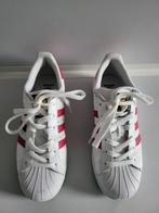 Sportieve wit-roze damesschoenen van Adidas – Maart 37,5, Adidas, Hardloopschoenen, Ophalen of Verzenden, Zo goed als nieuw