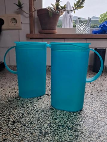 2x schenkkan tupperware 500 ml kannetje groen/blauw 2v5,- beschikbaar voor biedingen