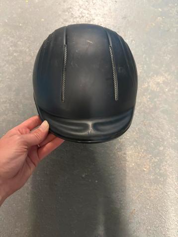 Cap van QHP 52-55 cm te koop beschikbaar voor biedingen