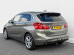 BMW 2-serie Active Tourer 218i 136pk Automaat High Executive, Gebruikt, Bedrijf, 3 cilinders, Lichtsensor