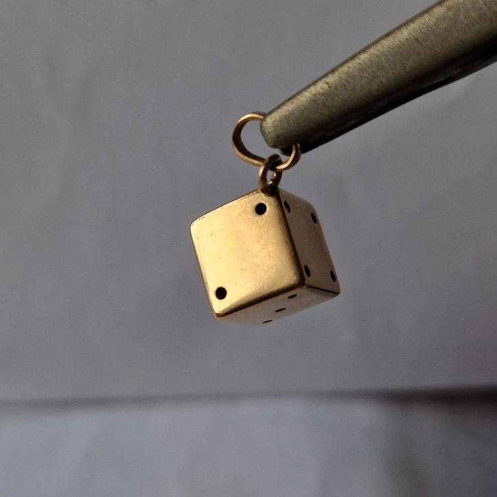 14K Gouden Dobbelsteen Hanger, Sieraden, Tassen en Uiterlijk, Kettinghangers, Nieuw, Goud, Ophalen of Verzenden