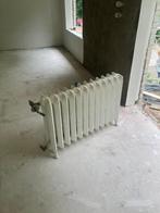 Antieke radiator te koop, Doe-het-zelf en Verbouw, Verwarming en Radiatoren, Ophalen, 30 tot 80 cm, Gebruikt, Radiator