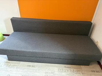 Slaapbank beschikbaar voor biedingen