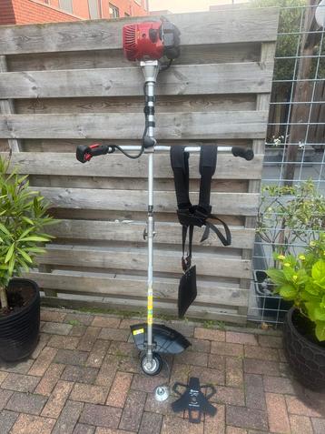 Sterke Bosmaaier gelijk aan Stihl / Husqvarna als NIEUW . beschikbaar voor biedingen