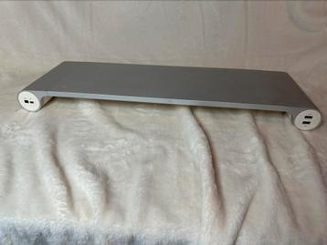 Laptop standaard met USB poorten beschikbaar voor biedingen