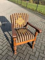 2 Handgeborduurde stoelen, Antiek en Kunst, Antiek | Meubels | Stoelen en Banken, Ophalen