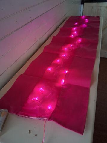 Loper roze met 20 lampjes beschikbaar voor biedingen