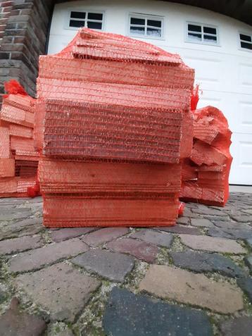 Zakjes houte plankjes 10 kg
 beschikbaar voor biedingen