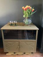 Oud theekastje met glazen deurtjes, Ophalen