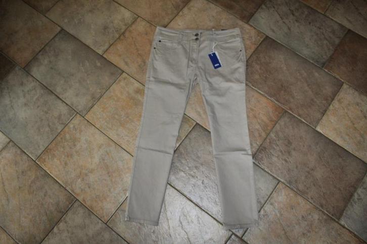Cecil Toronto high rise slim leg stretch jeans mt 36/32, Kleding | Dames, Spijkerbroeken en Jeans, Nieuw, W33 - W36 (confectie 42/44)