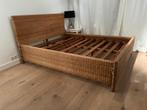 Rieten bed 215x165cm, Huis en Inrichting, Slaapkamer | Bedden, Ophalen, Overige materialen, Gebruikt, Bruin