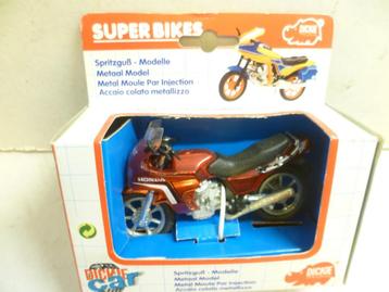 Super Bikes Motor Honda nieuw in doos 1:18 schaalmodel beschikbaar voor biedingen