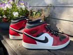 Nike Air Jordan 1 Mid Chicago maat 43, Ophalen of Verzenden, Nieuw, Overige kleuren