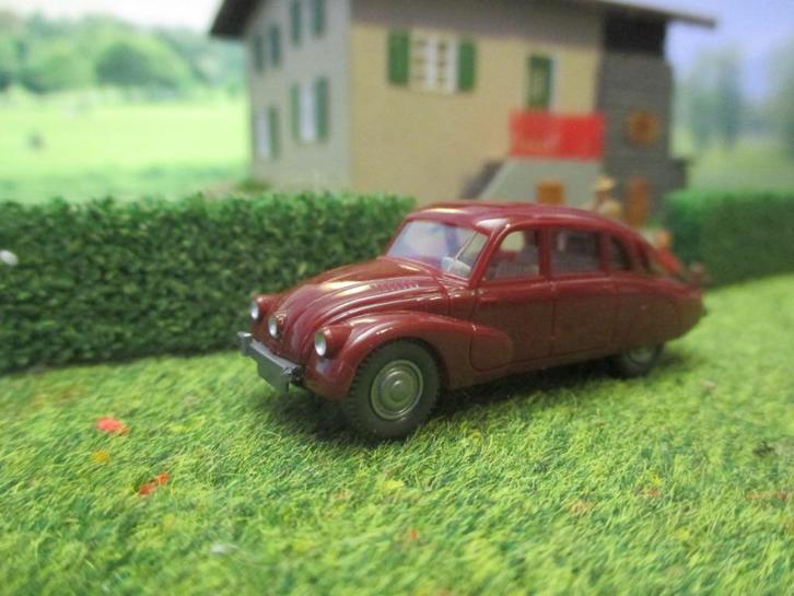 1937 Tatra T87 - Wiking braunrot ( 1977-1985 uitgave )defect, Hobby en Vrije tijd, Modelauto's | 1:87, Gebruikt, Bus of Vrachtwagen