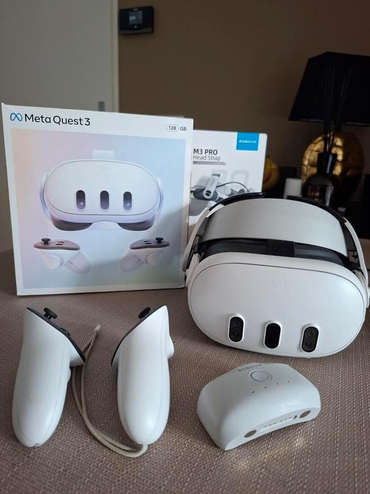 Meta Quest 3 128GB + SOBOVR M3 Pro Head Strap Plus Battery, Spelcomputers en Games, Virtual Reality, Zo goed als nieuw, Pc, VR-bril