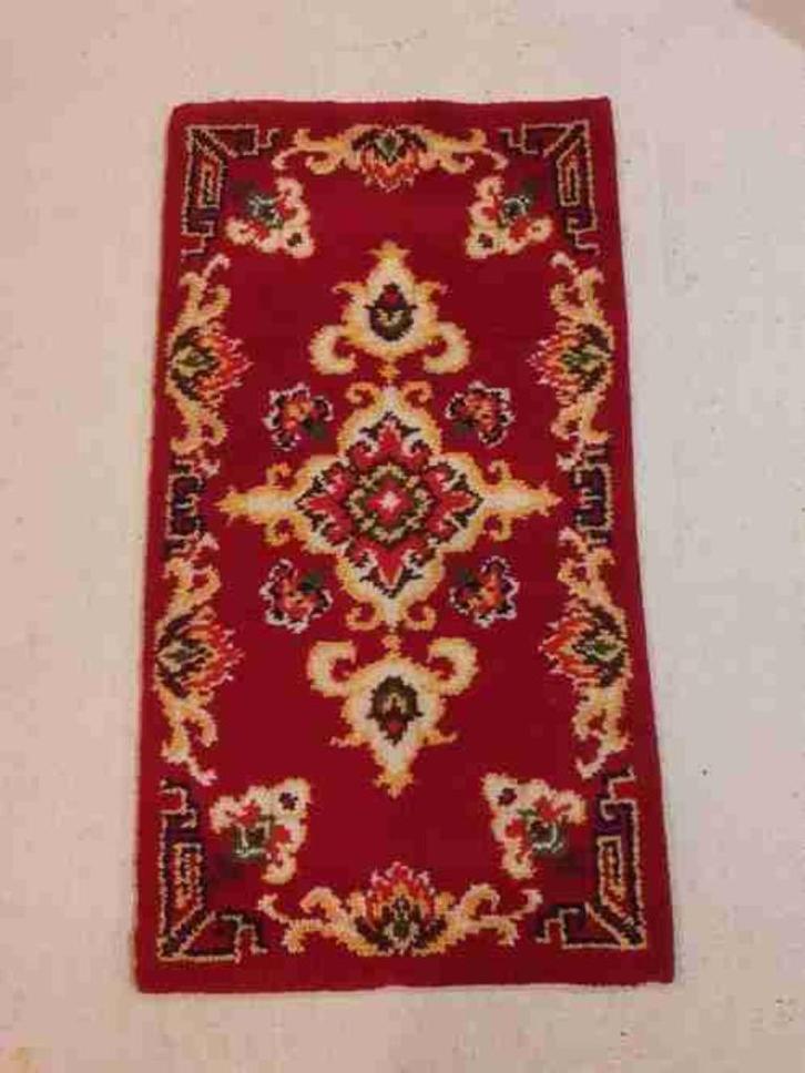 Kleed smyrna handgeknoopt rood beige geel 145/78, Huis en Inrichting, Stoffering | Tapijten en Kleden, Gebruikt, 50 tot 100 cm
