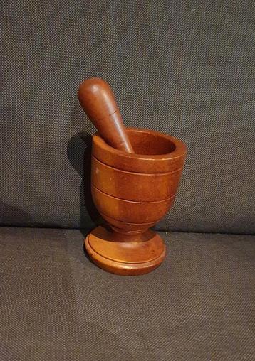 Vijzel van hout beschikbaar voor biedingen