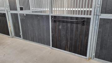 Kunststof planken beschikbaar voor biedingen