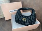 MIU MIU Wander Matelassé Nappa Hobo Tas Zwart - Nieuw, Sieraden, Tassen en Uiterlijk, Tassen | Damestassen, Ophalen of Verzenden