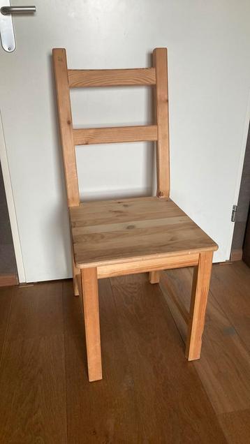 Houten stoel 2,50 beschikbaar voor biedingen