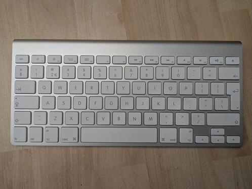 Apple Keyboard A1314, Computers en Software, Toetsenborden, Zo goed als nieuw, Ophalen of Verzenden
