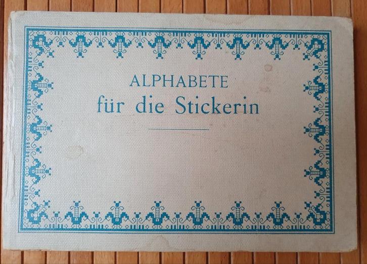 zeer zeldzaam DMC hardcover borduurboek rond 1900, Hobby en Vrije tijd, Borduren en Borduurmachines, Patroon, Verzenden