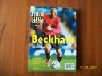 Hard Gras - Beckham door Julie Burchill, Verzamelen, Verzenden, Zo goed als nieuw, Buitenlandse clubs, Boek of Tijdschrift