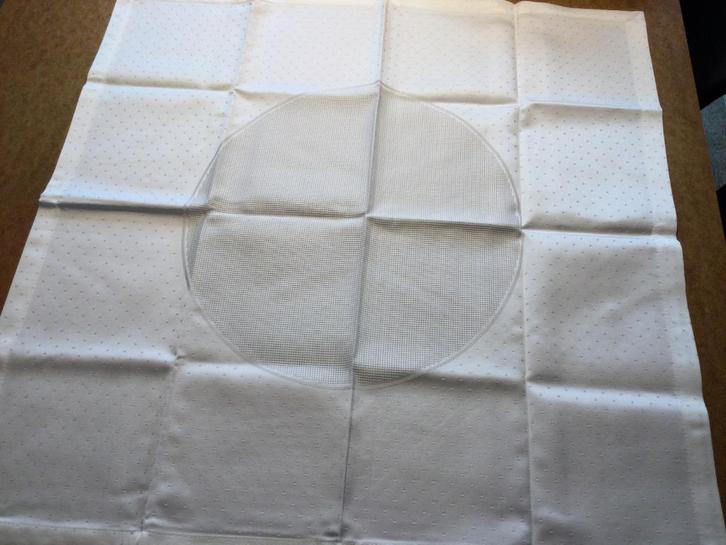Dekservet / tafelkleed met aida stof, Hobby en Vrije tijd, Borduren en Borduurmachines, Nieuw, Borduurpakket, Ophalen of Verzenden