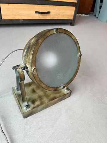 Industriële / Vintage lamp beschikbaar voor biedingen