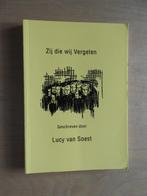 Zij die wij Vergeten geschreven door Lucy van Soest - Razzia, Ophalen of Verzenden, Zo goed als nieuw