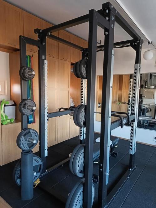 Technogym Olympic Power Rack incl toebehoren, perfecte staat, Sport en Fitness, Fitnessapparatuur, Zo goed als nieuw, Krachtstation