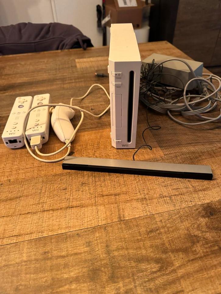 Nintendo Wii - Complete Set!, Spelcomputers en Games, Spelcomputers | Nintendo Wii, Gebruikt, Met 2 controllers, Ophalen