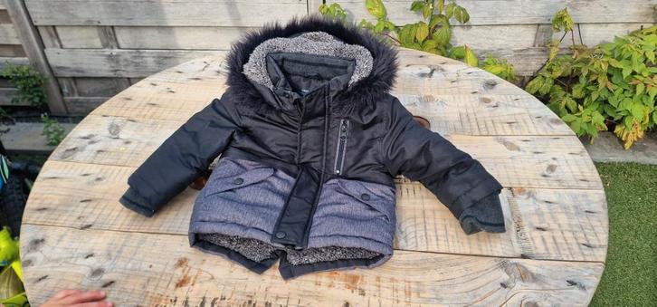 Stoere winterjas - maat 80, Kinderen en Baby's, Babykleding | Maat 80, Zo goed als nieuw, Jongetje, Jasje, Ophalen of Verzenden