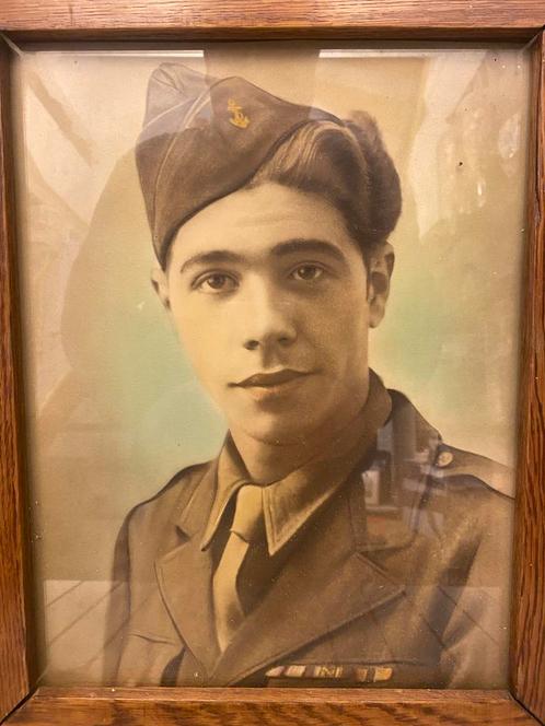 Vintage Foto Jonge Man in Militair Uniform Ingelijst Hout Li, Antiek en Kunst, Kunst | Tekeningen en Foto's, Ophalen of Verzenden