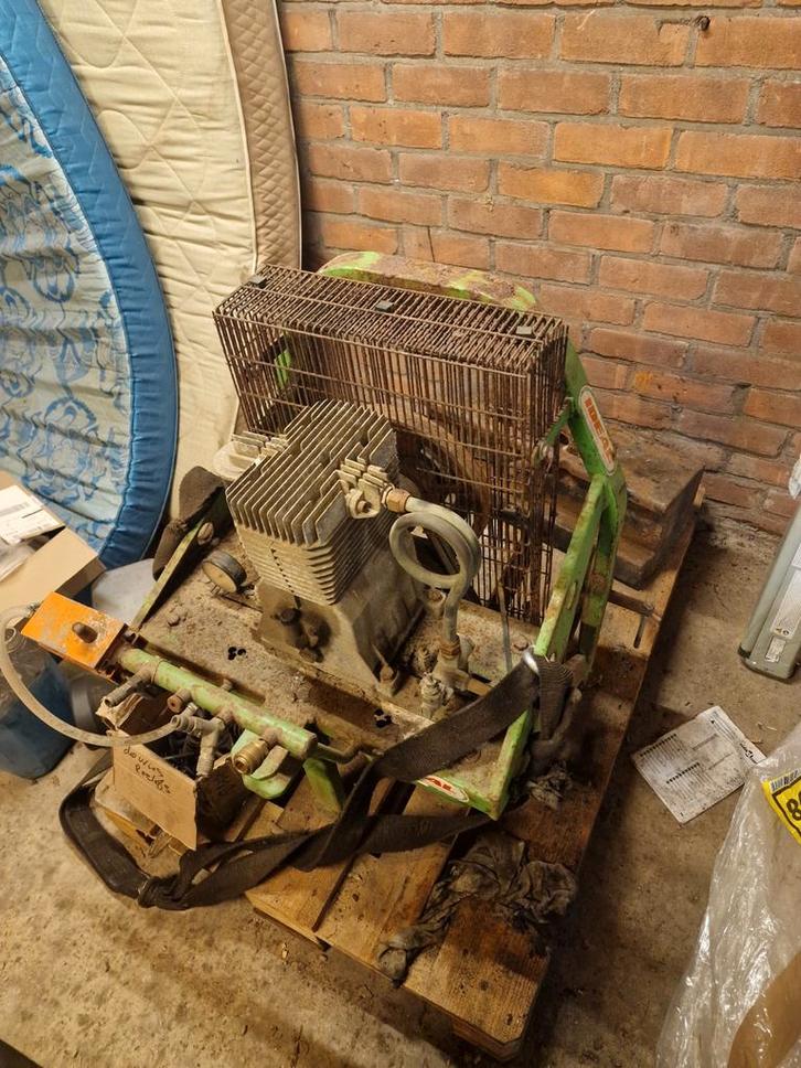 Aftakas Compressor - Trekkertrek, Doe-het-zelf en Verbouw, Compressors, Gebruikt, 100 liter of meer, Minder dan 200 liter/min