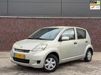 Daihatsu Sirion 2 1.0-12V Trend | Nieuwe APK | El. Ramen | 7, Voorwielaandrijving, Gebruikt, 750 kg, Beige