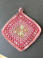 Nieuwe roze granny square pannenlappen 25x25 cm, Huis en Inrichting, Keuken | Textiel, Verzenden, Nieuw, Overige typen
