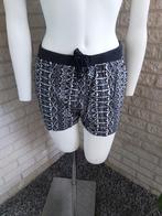 Zwart witte korte broek maat L, Kleding | Dames, Kort, Zwart, Maat 42/44 (L), Ophalen of Verzenden