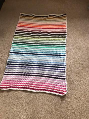 Mooie NIEUWE dik handgemaakt/gehaakt dik plaid/deken beschikbaar voor biedingen