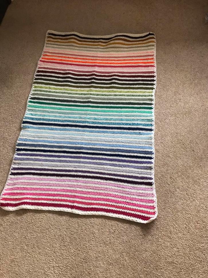 Mooie NIEUWE dik handgemaakt/gehaakt dik plaid/deken, Huis en Inrichting, Woonaccessoires | Plaids en Woondekens, Nieuw, Ophalen of Verzenden