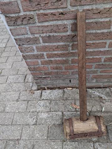 afrastering Palen klopper Mokker beschikbaar voor biedingen